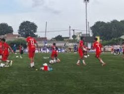 Analisis Peran Captaincy dalam Menjaga Stabilitas Mental dan Kekompakan Tim Sepak Bola